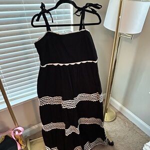 Crown & Ivy Black and White Maxi Dress
